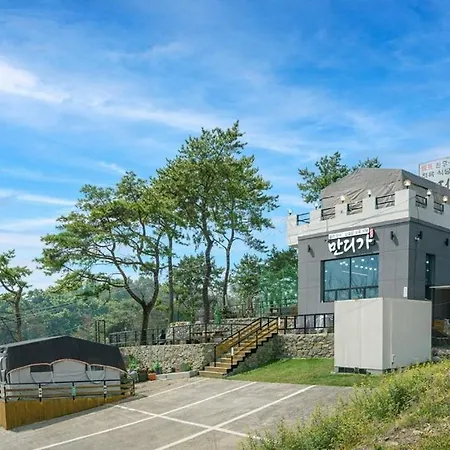 Busan Mandiga Pool Villa